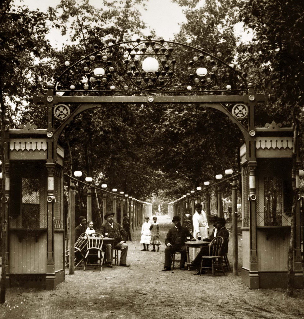 Entrance to Schnaider's Beer Garden